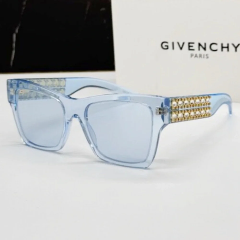 Pre-Order! Excluded Givenchy Sunglasses, New 315 - Picture 5 of 15